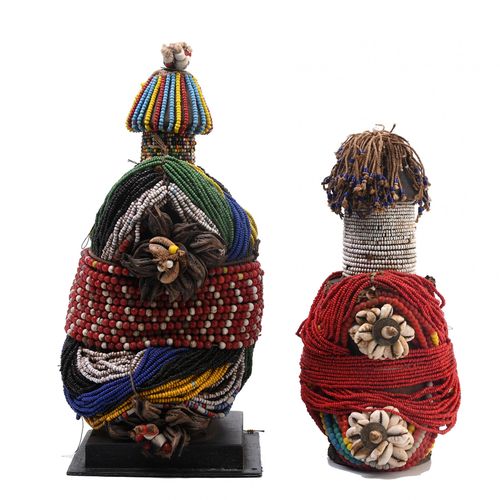 Kameroen, Fali, two beaded dolls Camerun, Fali, due bambole con perline h. 25 e &hellip;