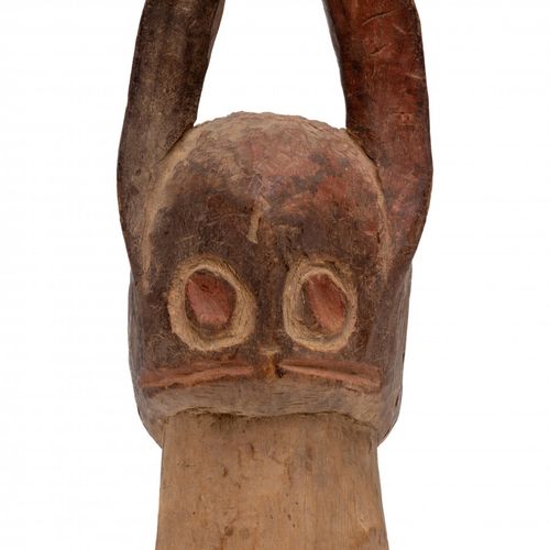 Nigiera, Mumuye, a buffalo mask Nigiera, Mumuye, maschera di bufalo con grande b&hellip;