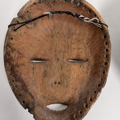 West Africa, three masks, two in Lega style, 20th century. 西非，三个面具，两个莱加风格，20 世纪。&hellip;