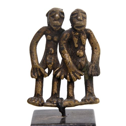 Ghana, two Akan sculptures of seated couples. Ghana, zwei Akan-Skulpturen von si&hellip;