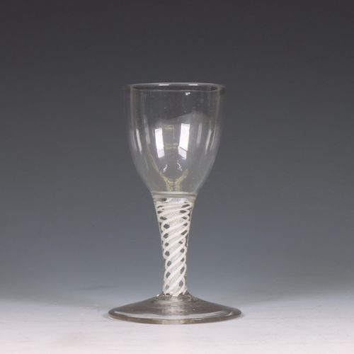Slingerglas, 18e eeuw; Pendelglas, 18. Jh.; Der konische Stiel ist mit einem wei&hellip;