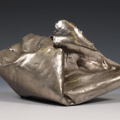 Johan van Loon (1934-2020) Johan van Loon (1934-2020) Porzellanskulptur, gefalte&hellip;