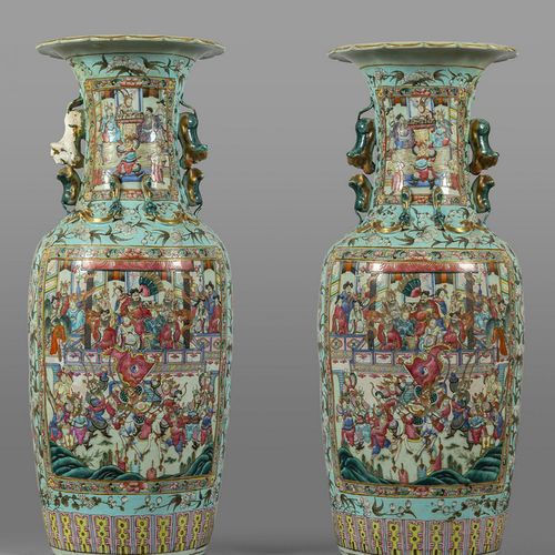 Coppia di grandi vasi cantonesi in porcellana 一对广东玫瑰家族瓷器大花瓶，双佛狮式把手，应用Chilongs，装饰&hellip;