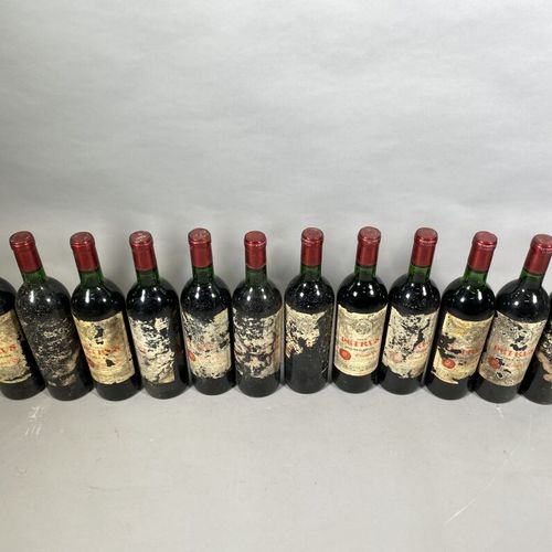 Null 12 blles Ch. PETRUS Pomerol 1969, 7 bouteilles bas-goulot avec reste étique&hellip;