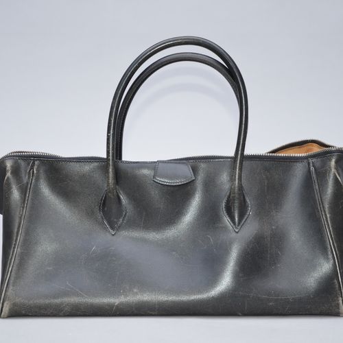 Null Sac à main Hermès en cuir noir, modèle Paris-Bombay (21x61cm)(*)