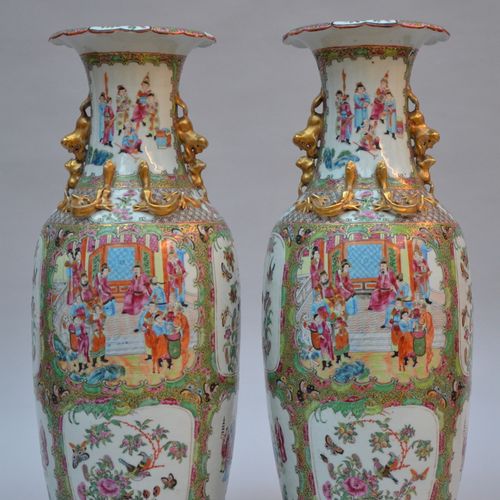 Null Une paire de vases en Canton doré (h62.5cm) (*)
