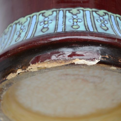 Null Paire de vases en porcelaine de Chine sang de boeuf avec un décor famille r&hellip;