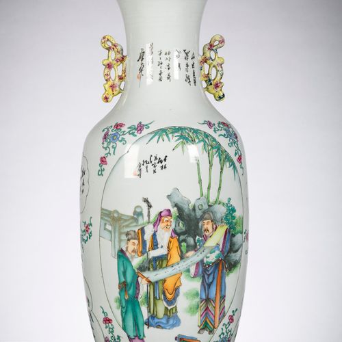 Null Vase en porcelaine de Chine avec double décor 'les sages inspectent des pei&hellip;