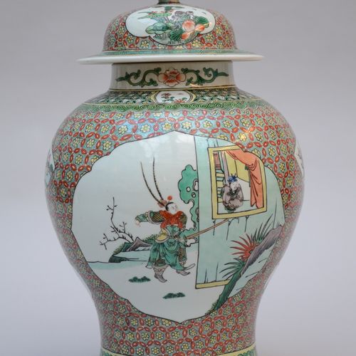 Null Potiche en porcelaine de Chine famille verte (h46cm)