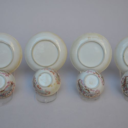 Null Quatre tasses et soutasse en porcelaine de Chine inspirée par Meissen, 18iè&hellip;