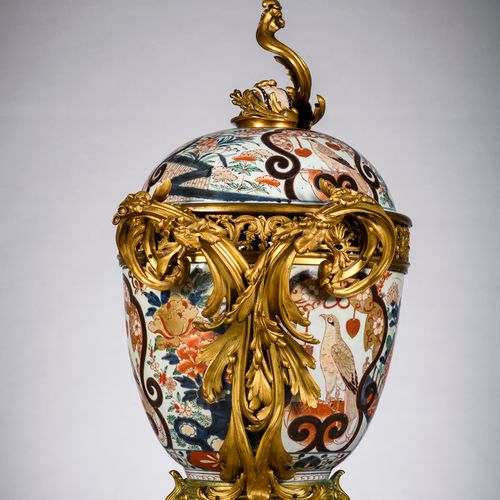 Null Potiche exceptionelle en porcelaine Imari avec monture Louis XV en bronze d&hellip;