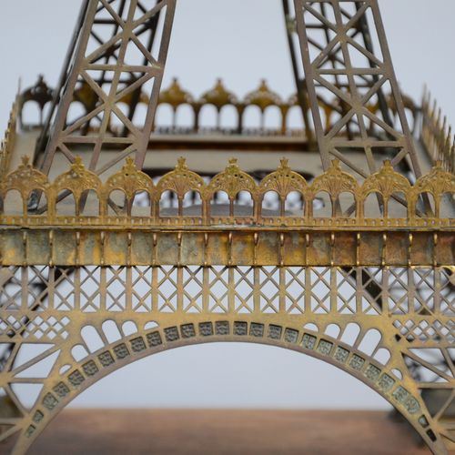 Null Maquette de la Tour Eiffel produit par 'Usine métallurgique parisienne' de &hellip;