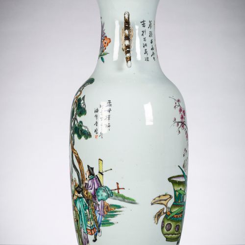 Null Vase en porcelaine de Chine avec double decor 'voyageurs (h59.5 cm)