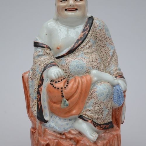Null Un putai assis en porcelaine de Chine (h24cm)