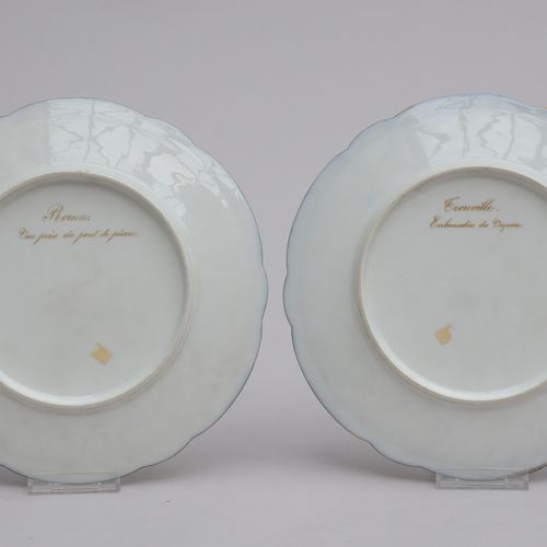 Null Paire d'assiettes en porcelaine française 'Trouville' et 'Rouen', signé Fic&hellip;