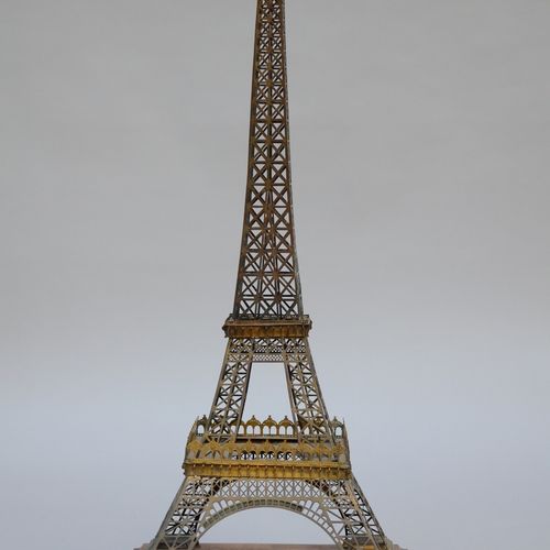 Null Maquette de la Tour Eiffel produit par 'Usine métallurgique parisienne' de &hellip;