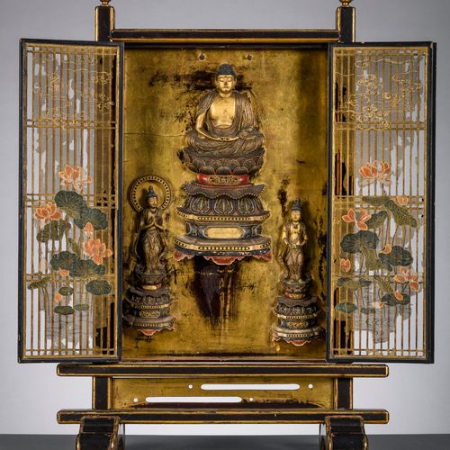 Null Sanctuaire japonais en laque 'Bouddha et deux Bodhisattvas', époque Edo (di&hellip;