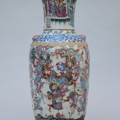 Null Un vase en porcelaine de Chine Nankin 'guerriers' (h60cm) (*)