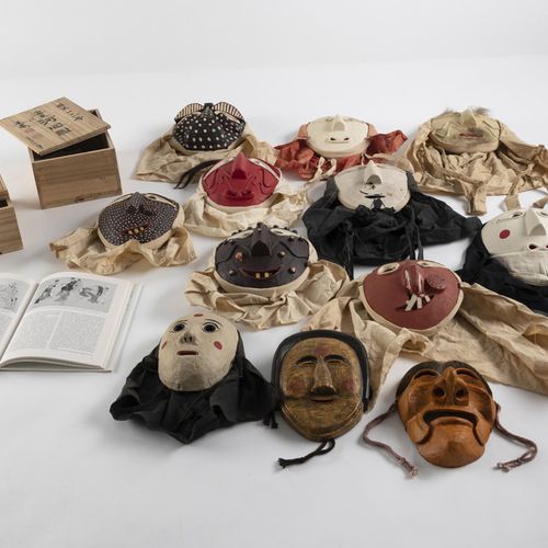 Null Corée du Sud. Années 1980L. Max. Env. 25 cmDeux masques 'Hahoe Tal' (Trésor&hellip;