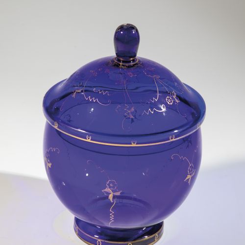 Deckeldose Lidded box Joh. Oertel & Co., Haida, c. 1920 Cobalt blue glass with p&hellip;