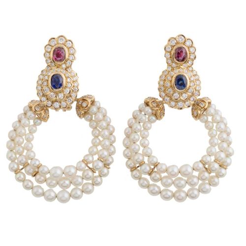 Conjunto de collar chocker y pendientes de perlas con centros de rubí y zafiro o&hellip;