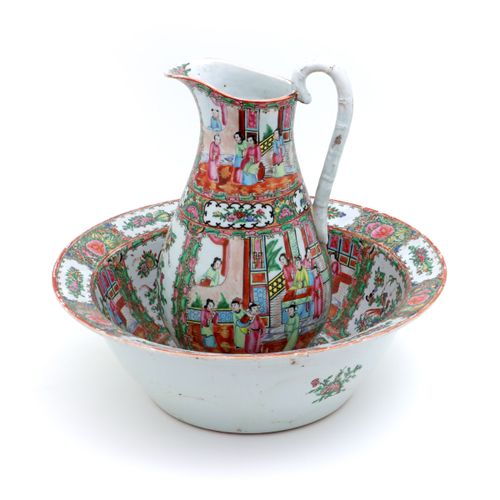 AN EWER AND BASIN AN EWER AND BASIN Chinese export porcelain, Qing Dynasty, 19th&hellip;