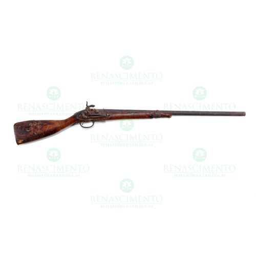 AN EUROPEAN HUNTING FLINTLOCK (19TH CENTURY) 欧洲狩猎用燧发枪（19世纪） 组成，枪口装填，18毫米口径。后来适应了&hellip;