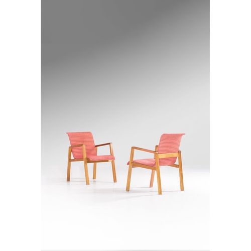 Null Alvar Aalto (1898-1976)

Modèle n°51, dit 'Hallway'

Paire de fauteuils

Bo&hellip;