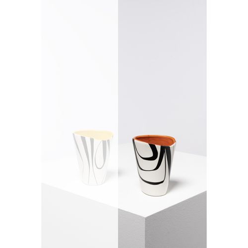 Null Roger Capron (1922-2006)

Vase

Céramique émaillée

Signé 'R.C'

Modèle cré&hellip;