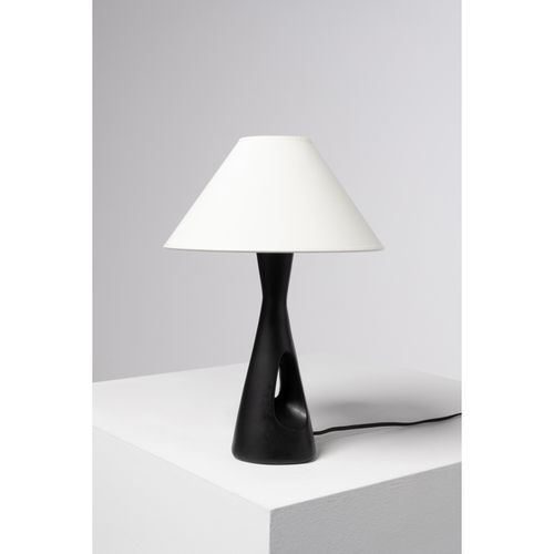 Null Roger Capron (1922-2006)

Lampe

Céramique émaillée et textile

Modèle créé&hellip;