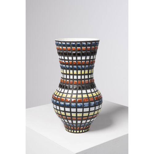 Null Roger Capron (1922-2006)

Vase dit 'Balustre'

Céramique émaillée

Signé 'C&hellip;