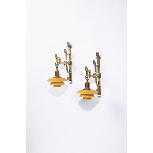 Null Poul Henningsen (1894-1967)

Model no. PH-2/2

Pair of sconces

Brass and l&hellip;