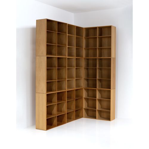 Null Mogens Koch (1898-1992)

Set of nine wall shelves

Beech wood

Edited by Ru&hellip;