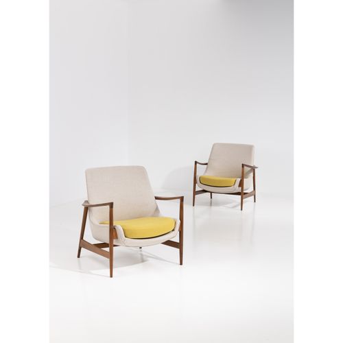 Null Ib Kofod-Larsen (1921-2003)

Modèle n°4346

Paire de fauteuils

Teck et lai&hellip;