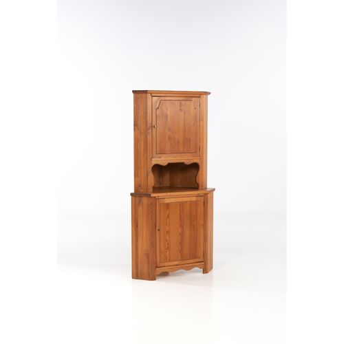 Null Axel-Einar Hjorth (1888-1959)

Lovö

Angle cabinet

Pine wood

Edited by No&hellip;