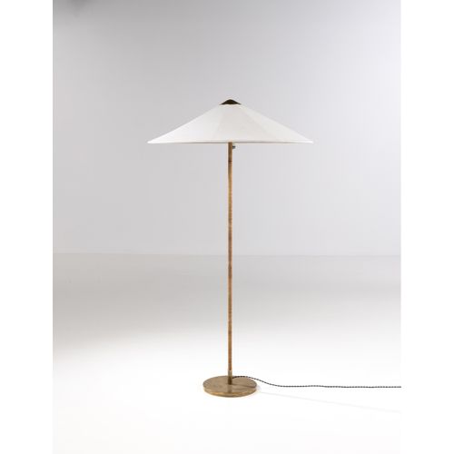 Null Paavo Tynell (1890-1973)

Model no. 9602

Floor lamp

Brass, rattan and fab&hellip;