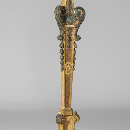 A Neoclassical finely carved and polychrome decorated floor lamp, H 192 cm Neokl&hellip;