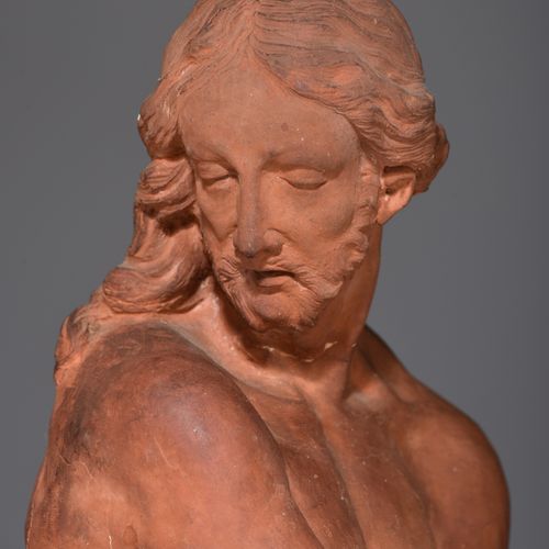 A terracotta sculpture of Ecce Homo, 18thC, H 60 cm Sculpture en terre cuite de &hellip;