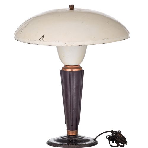 A vintage Art Deco model 320 table lamp by Eileen Gray, H 46 cm Une lampe de tab&hellip;