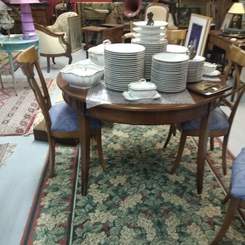 Null ROCHE BOBOIS 

Table de salle à manger Hauteville et quatre chaises dossier&hellip;