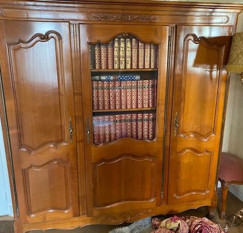 Null A carved molded natural wood bookcase - Louis XV style

SALE ON DESIGNATION&hellip;