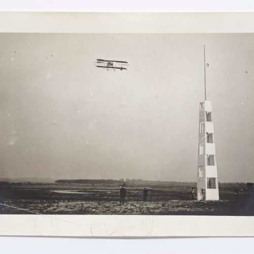 Lucien LOTH (1885 1978) 
Avion qui vire à la tour de contrôle, en 1909 
Première&hellip;