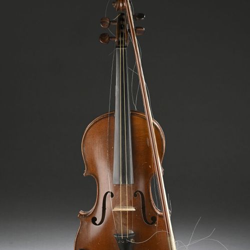 Null Violino da studio con vernice marrone recante un'etichetta
etichetta "Copia&hellip;