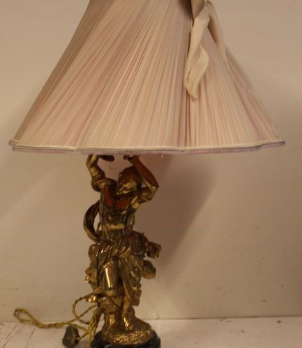 Null Statuette en bronze doré " Joueuse de tambourin ", montée en lampe.