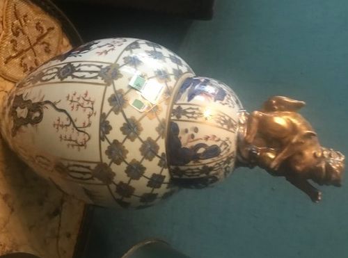 AUCUN ORDRE D'ACHAT Vase couvert en porcelaine du Japon, décor imari (accidents &hellip;