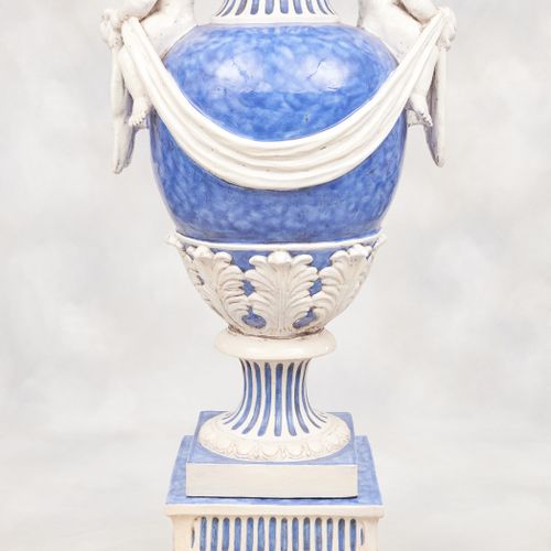 Ezio CECCARELLI École italienne (1865 1927) Céramique: Important vase couvert en&hellip;