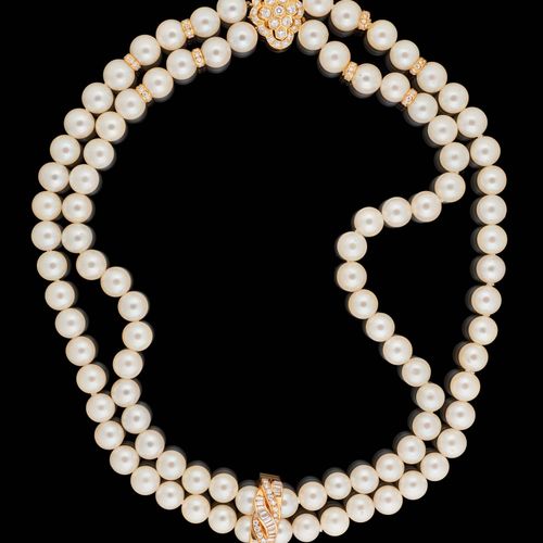 Joaillerie. Bijou: Collier à double rang de perles japonaises (8mm) fermoir et i&hellip;