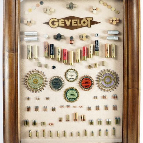 Null GÉVELOT之家的不同弹夹、子弹、弹芯和底火的介绍表

二十世纪的广告艺术

有框，玻璃下B.E.

状况非常好
