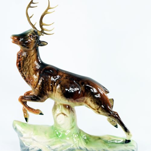 Null 釉面陶瓷鹿

约1960年

尺寸：36,5x38厘米