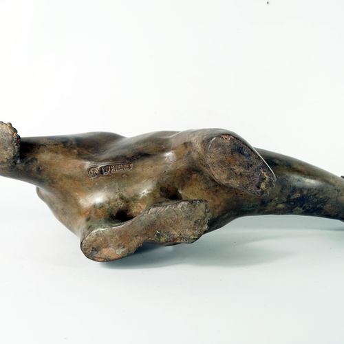 Null Pierre CHENET (XX-XXI) "Ours polaire" 

Sculpture en bronze à patine brune.&hellip;